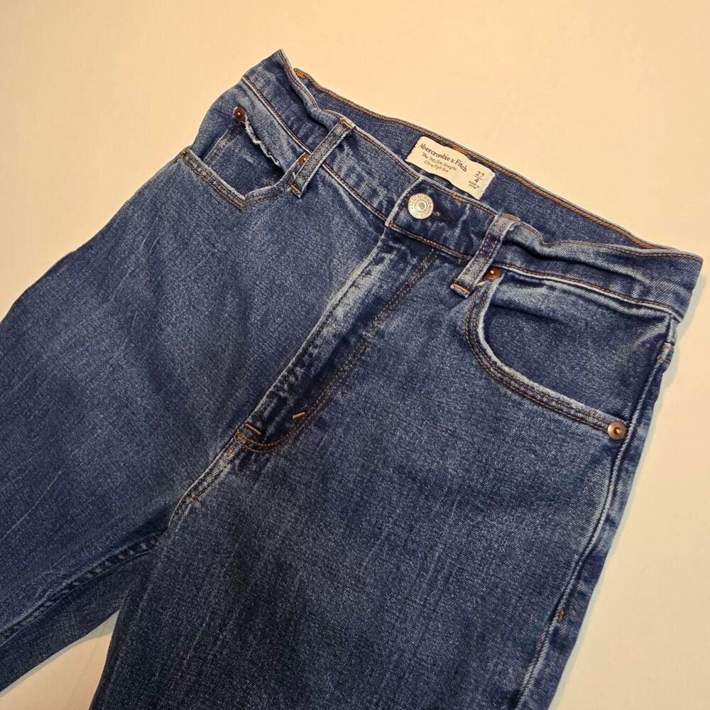 Abercrombie & Fitch The '90s Slim Straight Ultra High Rise jeans Size 27/4
